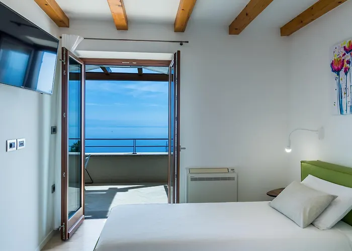 Marone Вілла Опатія