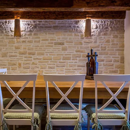 Marone * Οπατία